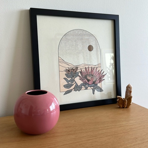 Vintage Small Round Pink Vase Decor - Picture 12 of 13